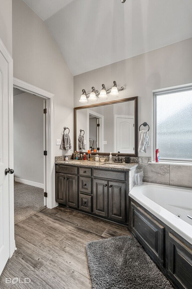 Building Photo - 701 Fir Wood Ln