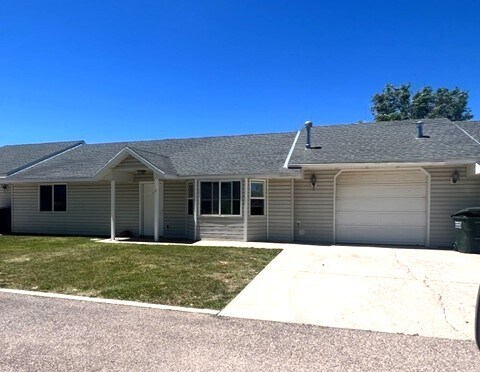 Building Photo - 403 N West Frontage Rd