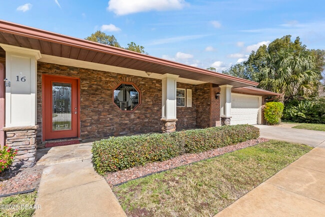 Building Photo - 16 Forest View Way