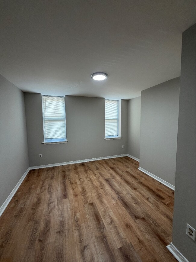 Building Photo - 424 Emerald St