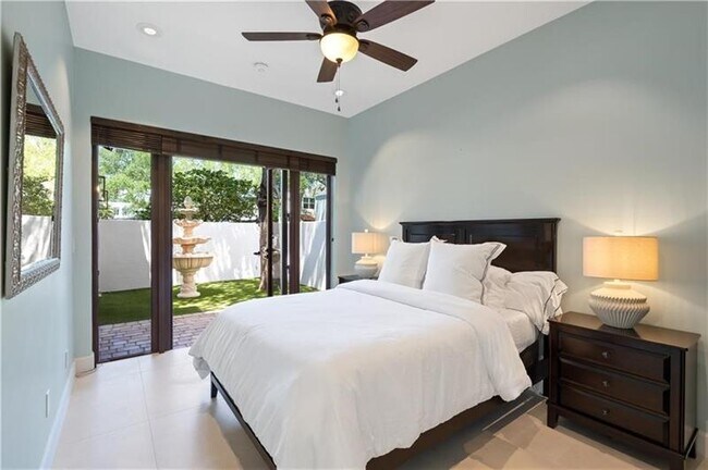 Building Photo - 1312 SE 2nd Ct