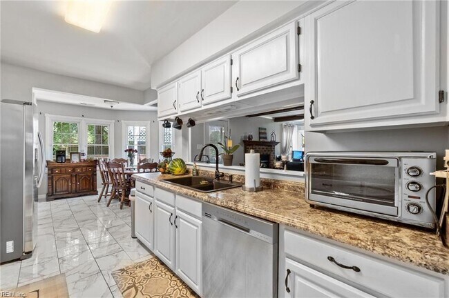 Building Photo - 1805 Monet Ct