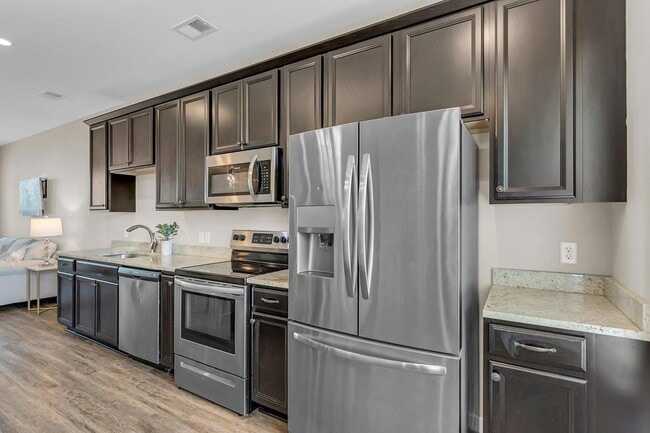 Building Photo - 146 Winding Branch Dr