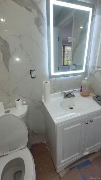 Building Photo - 8 Dee Pl