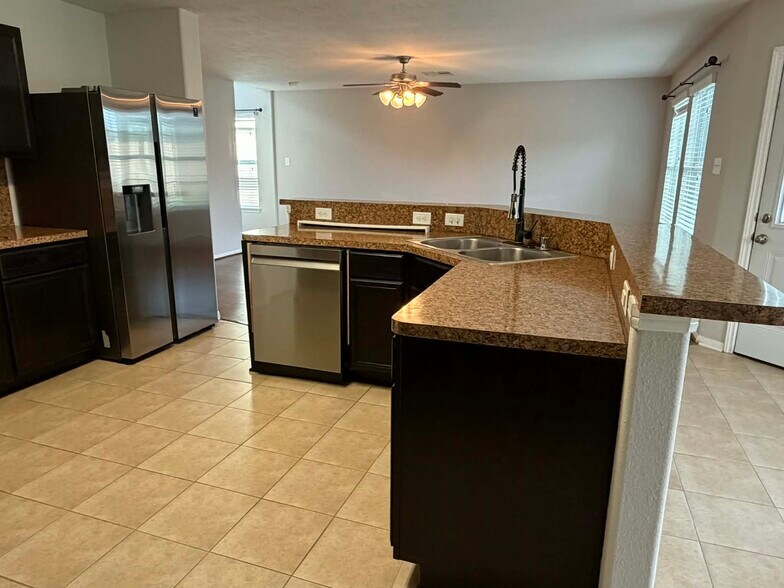 Building Photo - 9403 Sunflower Ridge Ln