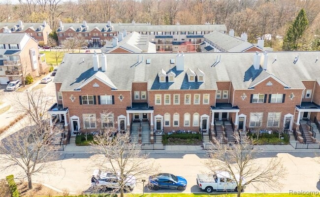 Building Photo - 16822 Farmington Rd