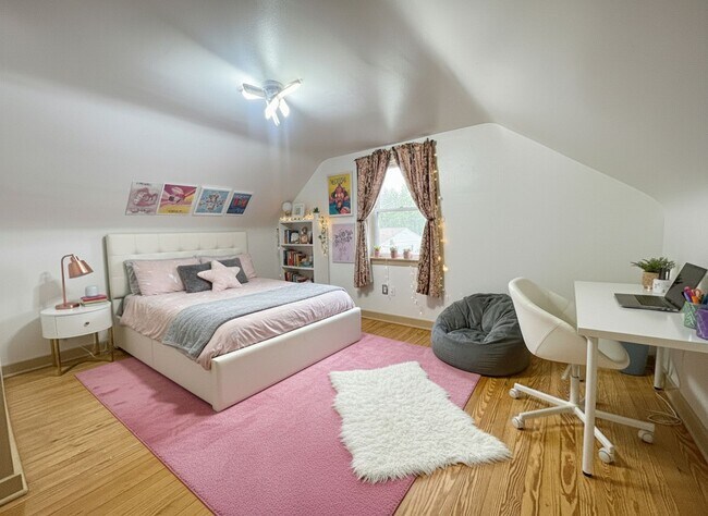 Building Photo - 3 Bedroom 2 Bathroom Cape Cod Available in York!