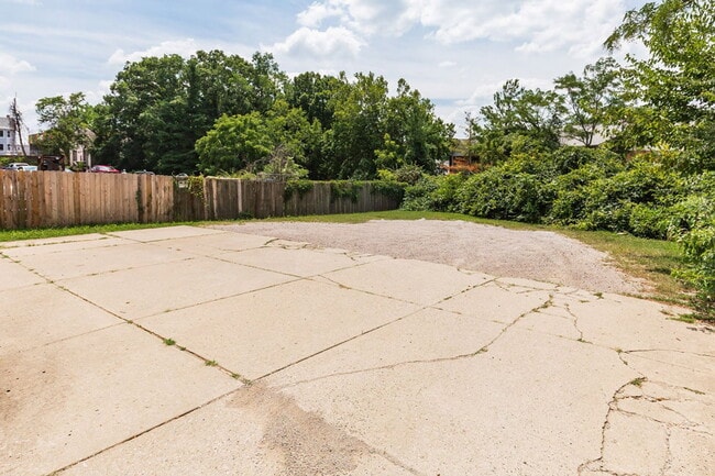 Building Photo - 5739 Cheviot Rd