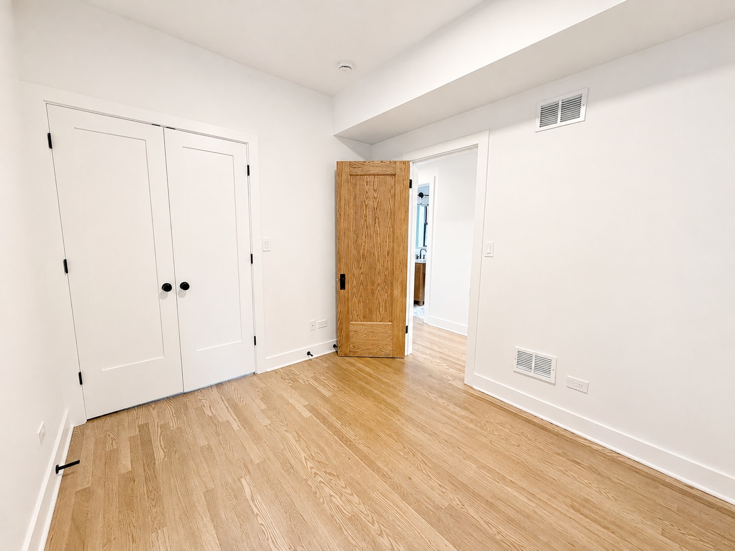 Building Photo - 3807 N Lawndale Ave