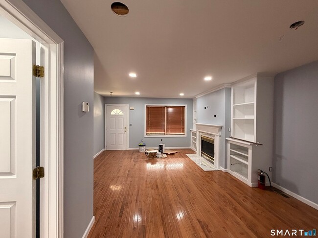 Building Photo - 39 Coram Rd