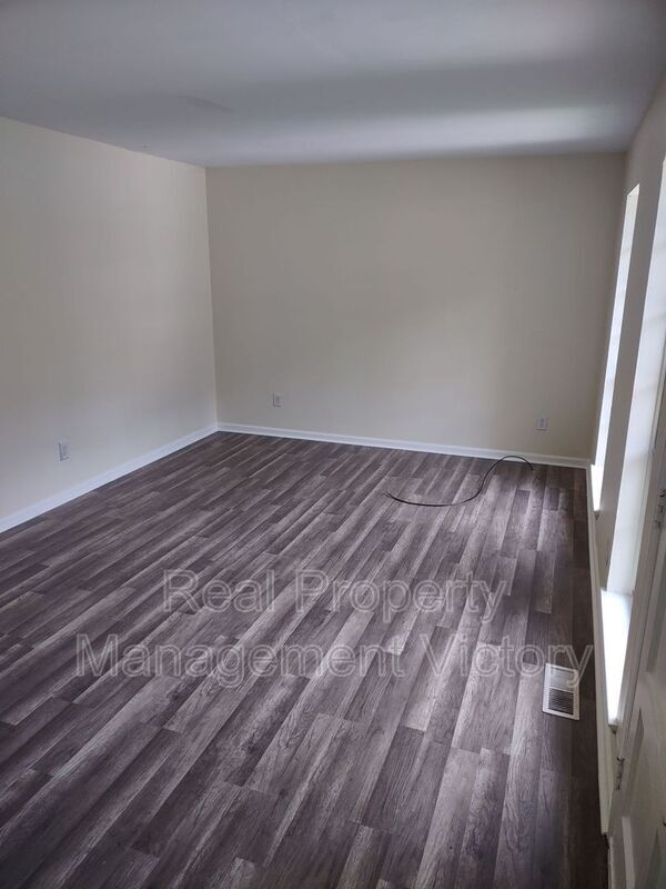 Building Photo - 1758 6th Pl NW