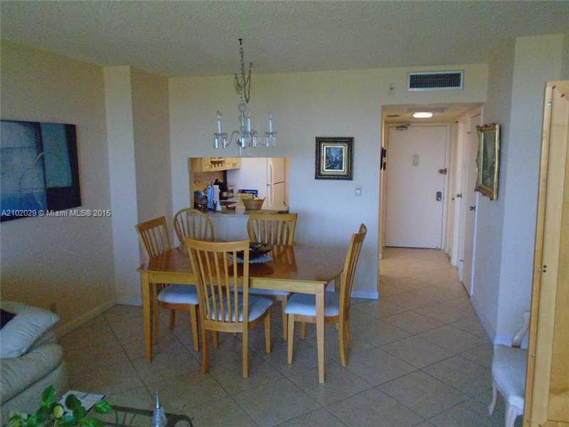 Building Photo - 20379 W Country Club Dr