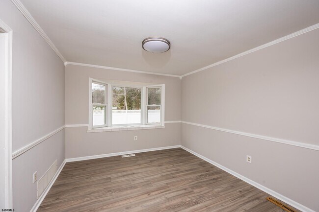 Building Photo - 320 Bergen Ave