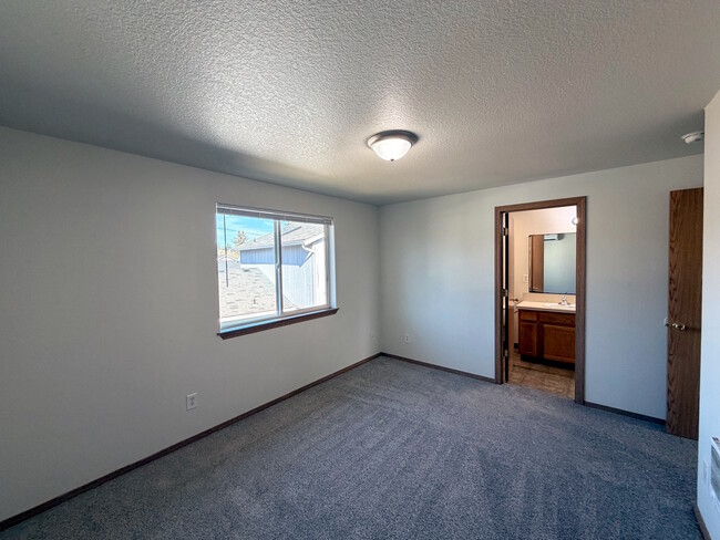 Building Photo - 1139 2nd St NW