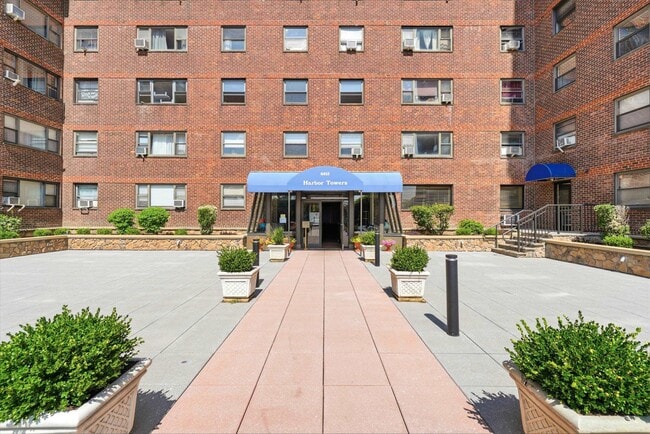 Building Photo - 6515 JFK Blvd E
