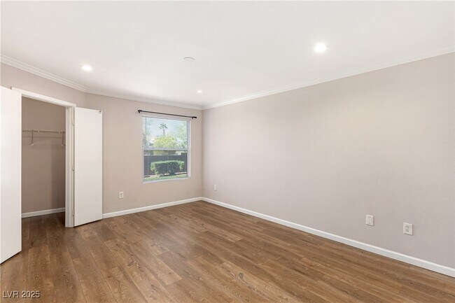 Building Photo - 8101 W Flamingo Rd