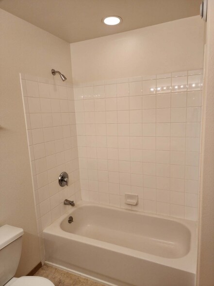 Building Photo - 771 Turner Dr