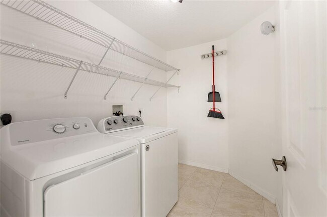 Building Photo - 6619 Imperial Oak Ln