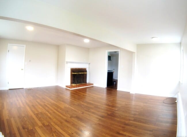 Building Photo - 586 Courtland Ave