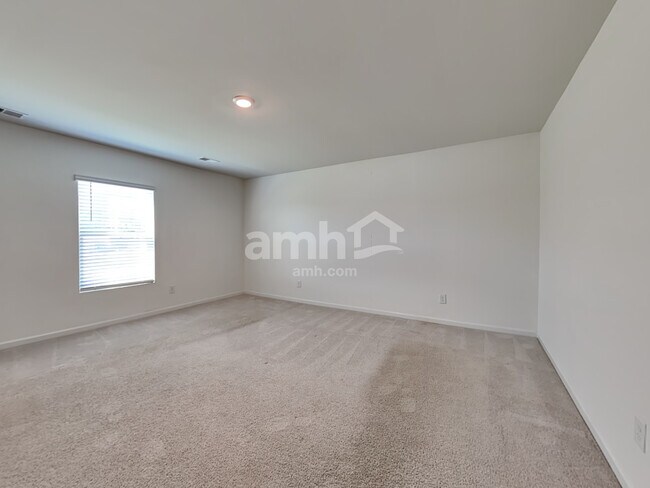 Building Photo - 486 Spanish Wells Rd