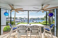 Building Photo - 515 Bay Colony Dr N