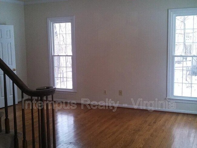 Building Photo - 7140 Chesterfield Dr