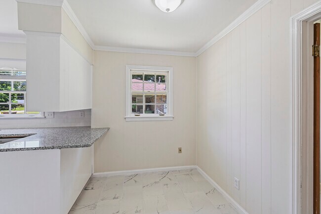 Building Photo - 3920 Meredith Dr