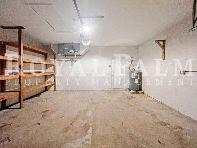 Building Photo - 3BR/2BA with Bonus Garage Energy — Welcome to 906 Alfreda!