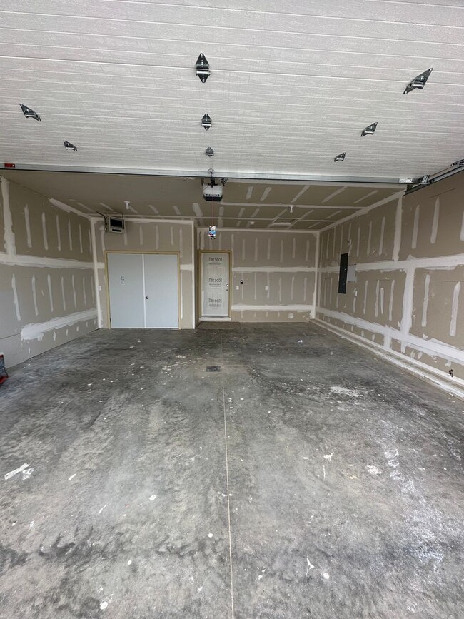 Building Photo - 2554-2550 Granite Dr NW