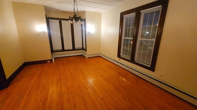 Building Photo - 62 Spring St