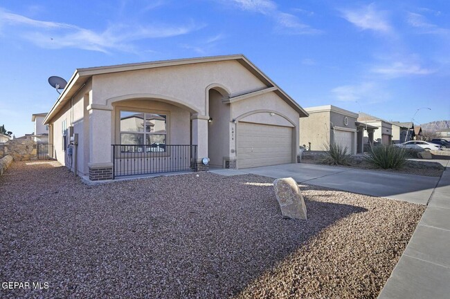 Building Photo - 5814 Redstone Rim Dr