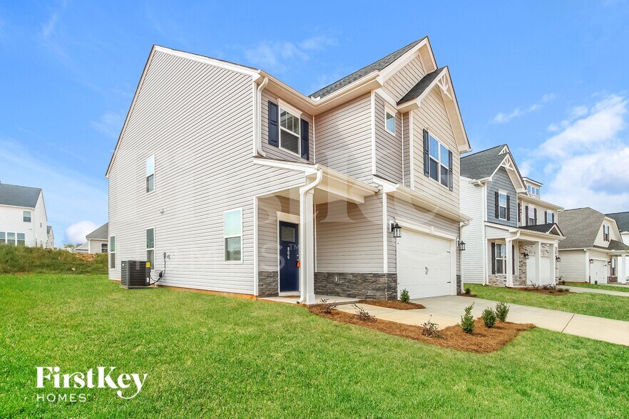 Building Photo - 806 Birchcrest Wy