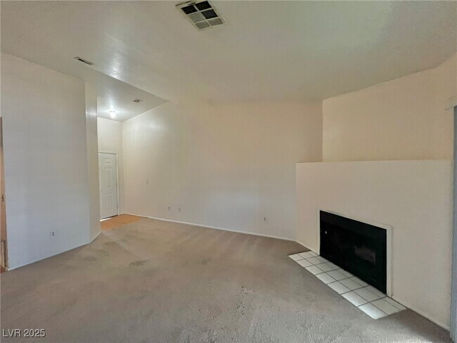 Building Photo - 2140 Pinetop Ln