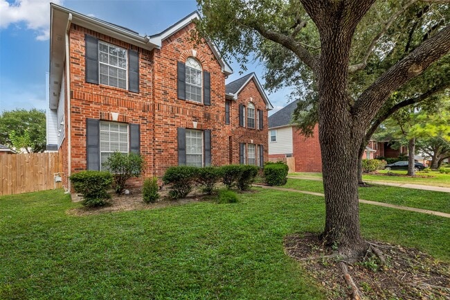 Building Photo - 210 Billingford Dr