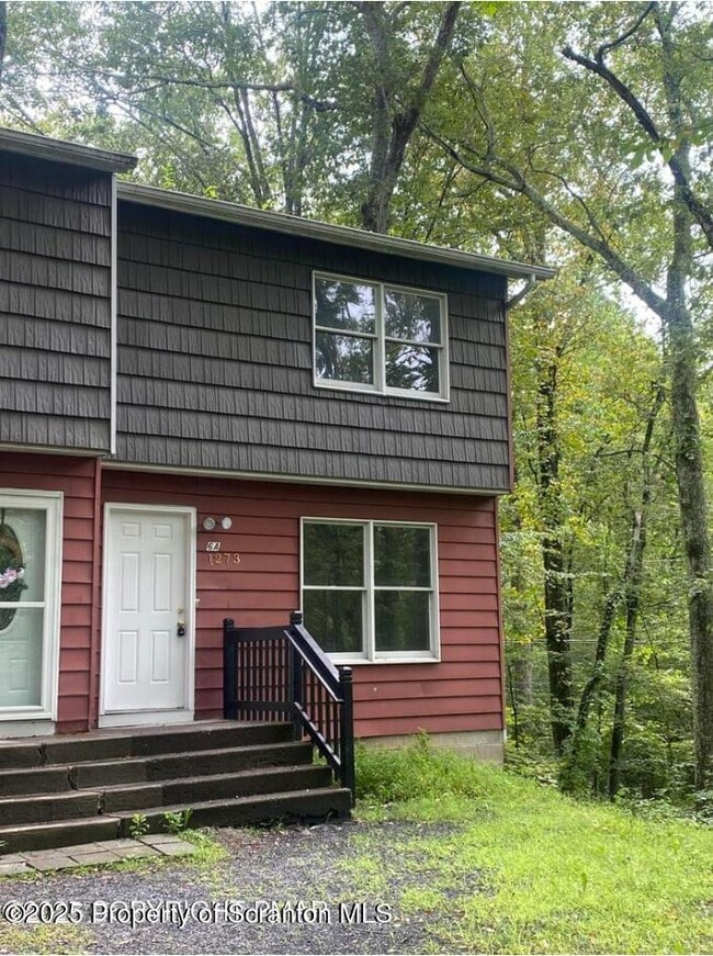 Building Photo - 1273 Chateau Dr