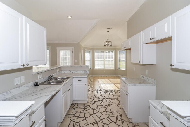 Building Photo - 3815 Richbrook Dr