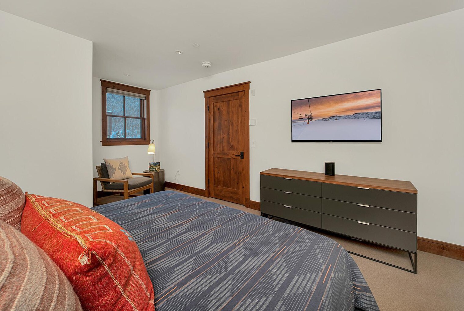 Building Photo - 230 S Pine St