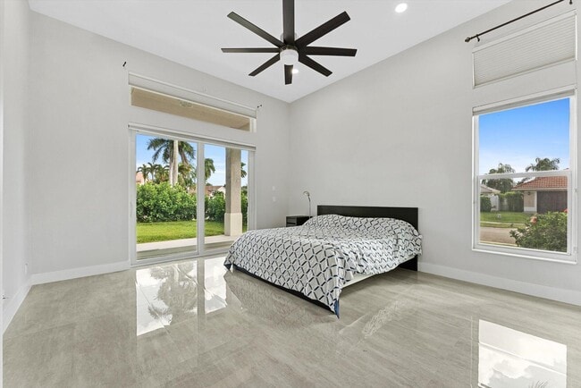 Building Photo - 20094 W Key Dr