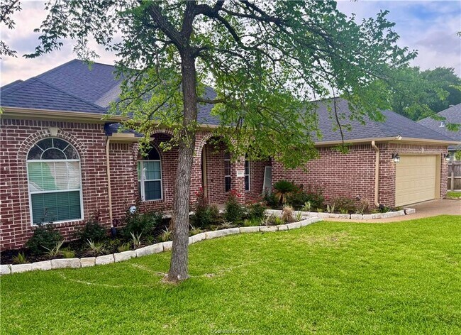 Building Photo - 4414 Woodland Ridge Dr