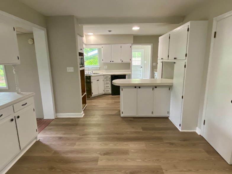 Building Photo - 610 Howell St