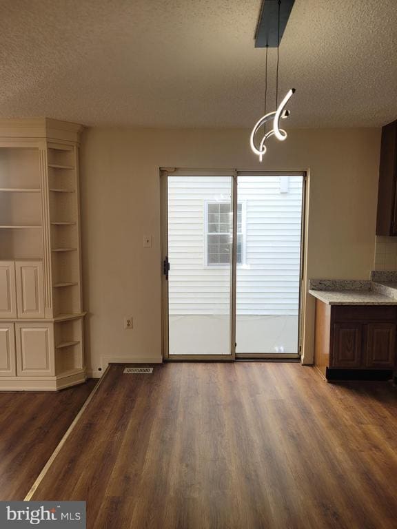 Building Photo - 7014 Megan Ln