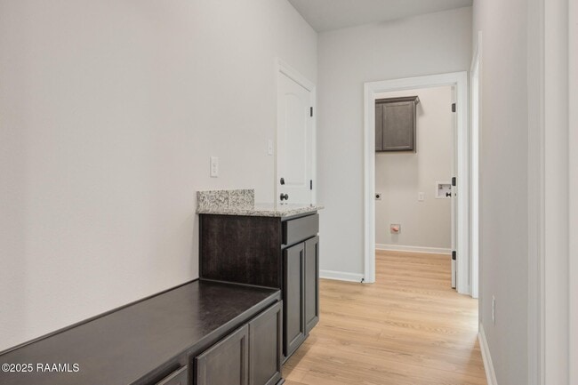 Building Photo - 305 Wakely Ct