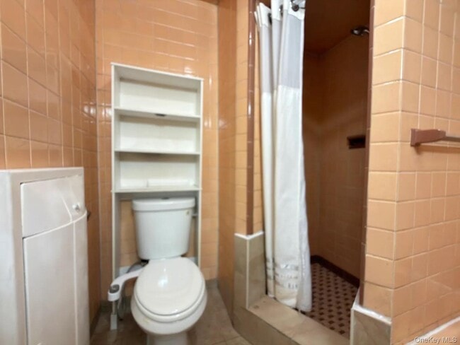 Building Photo - 18 Bedford Ave