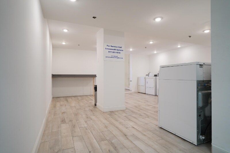 Building Photo - 42 Strathmore Rd