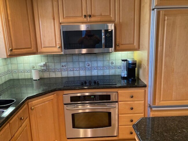 Building Photo - Rare Willow Glen Gem: Spacious 4BR Family Compound on a 9,000+ Sq. Ft. Lot