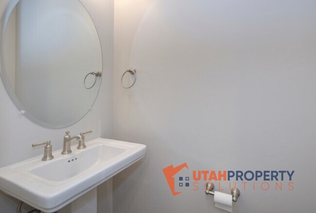 Building Photo - 10464 S Beetdigger Blvd