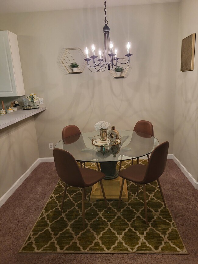 Building Photo - 407 S Elgin Ct