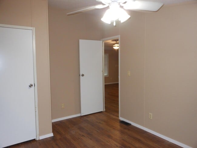 Building Photo - 2256 Beaver Creek Rd
