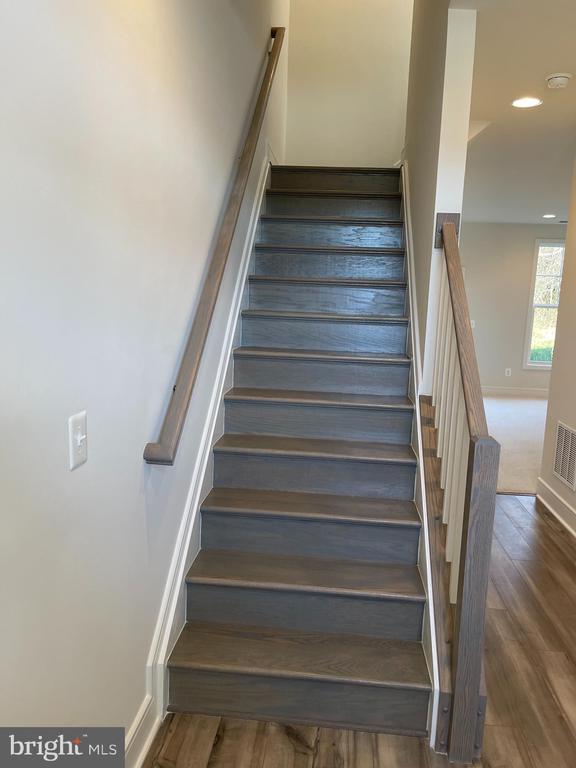 Building Photo - 127 Wake Robin Ct