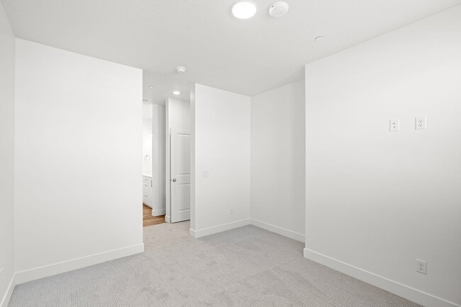 Building Photo - Desert Color Delight! NO APPLICATION FEE